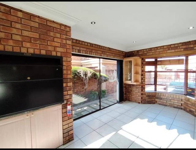 3 BEDROOM CLUSTER FOR SALE IN BARDENE